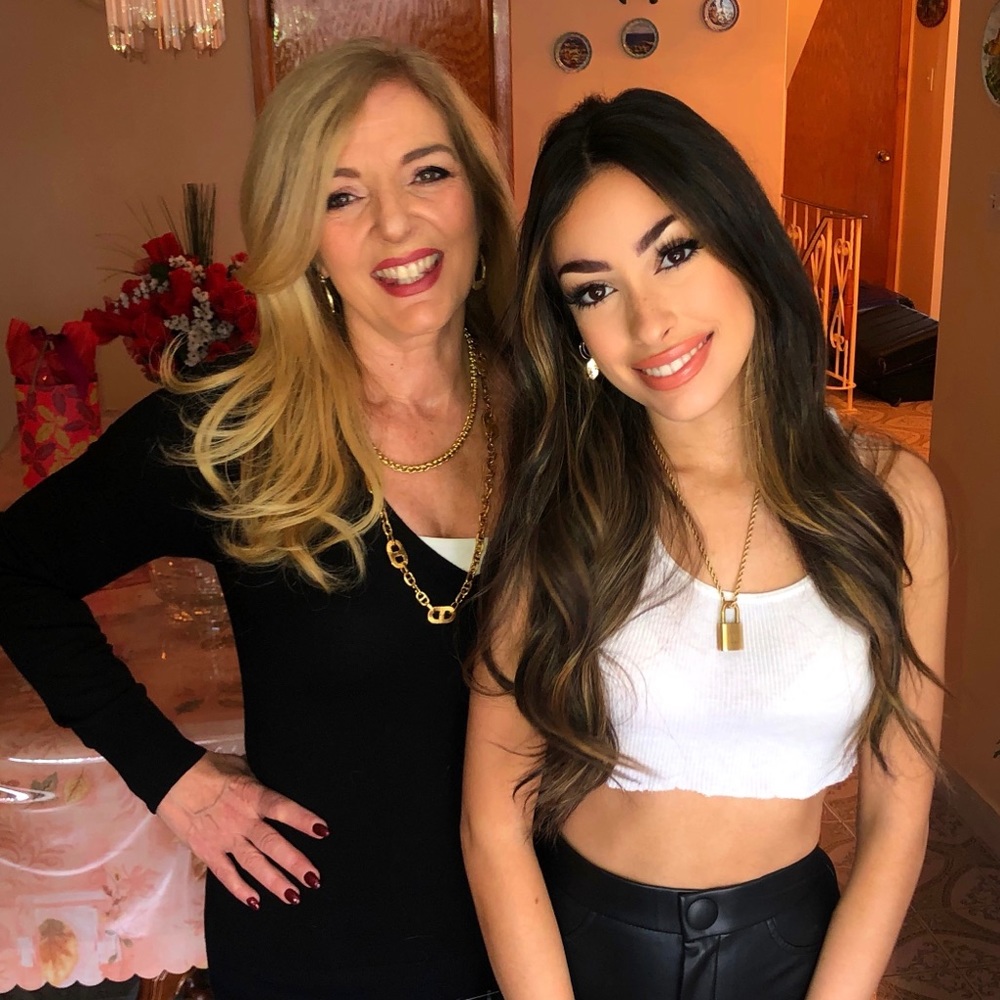 Meet your Posher, Lynn